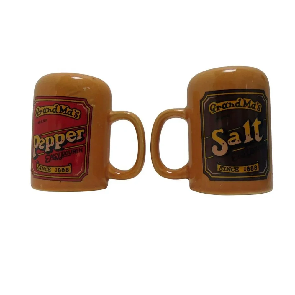 Grandma's Salt & Pepper Shakers Set Easy Pourin, Approx 2.5